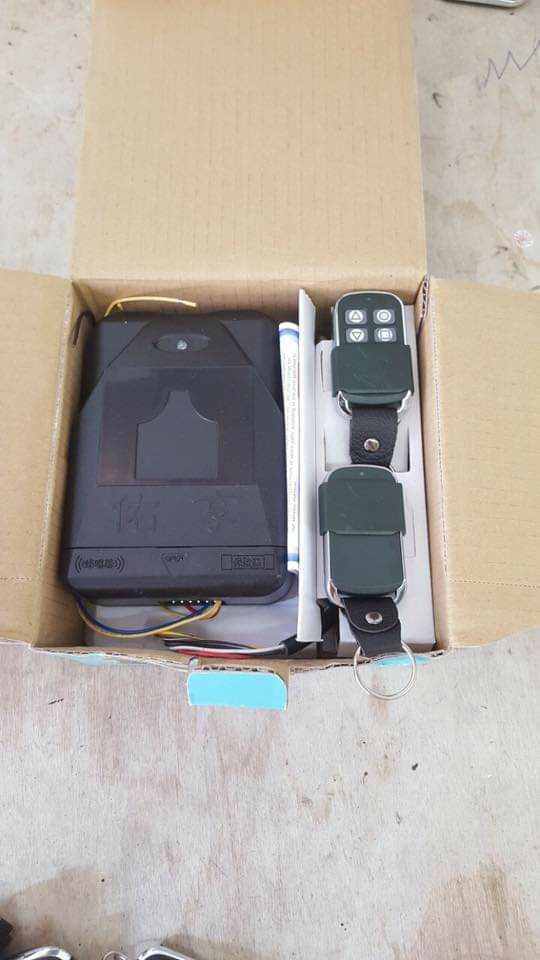 Remote cửa cuốn YH 315 mhz đa năng  thông minh cài cho các tay mã 315 mhz