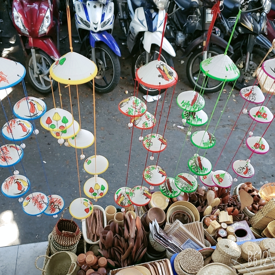 Chuông Gió Gốm Sứ Họa Tiết Xinh Xắn