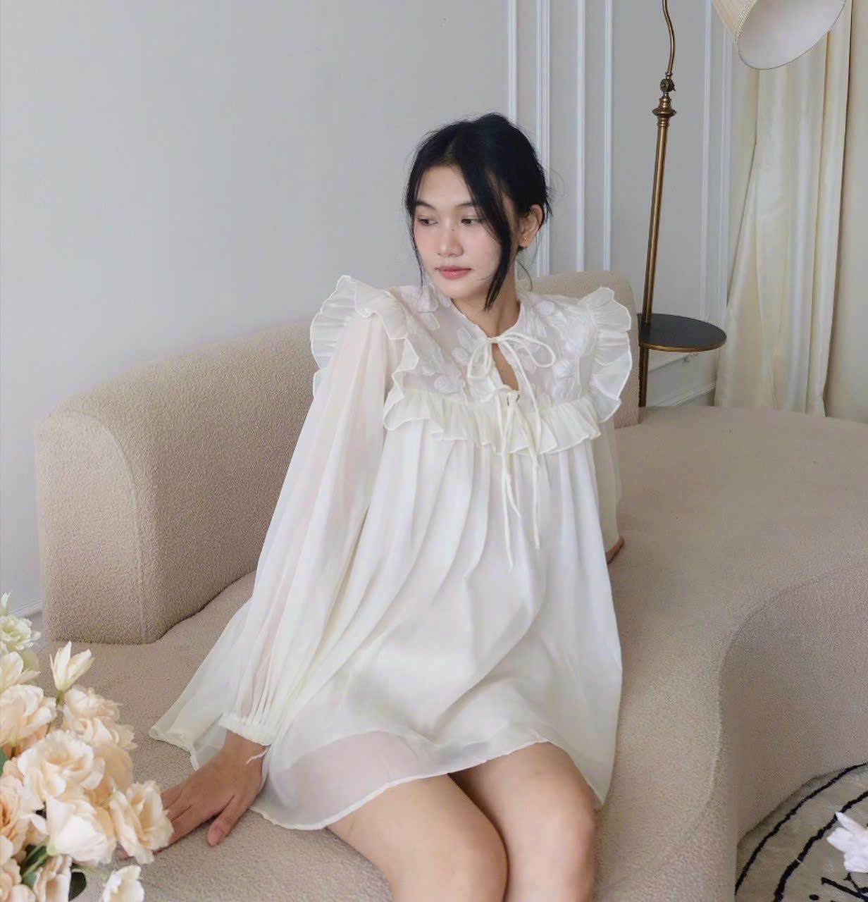 ĐẦM BBD TRẮNG CỔ BÈO VÂN HOA TAY DÀI