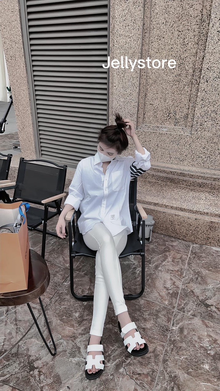 Áo sơ mi trắng viền tay