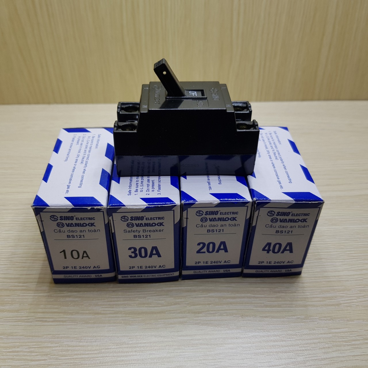 CB CÓC SINO - VANLOCK BS121, CB ĐEN, APTOMAT 10A/ 20A/ 30A/ 40A