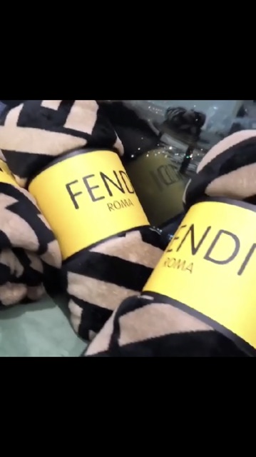 Chăn Lông Tuyết Fendi Siêu Mềm Mịn