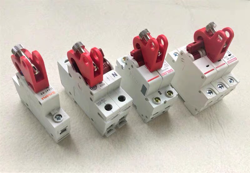 Khóa gài chống mở cầu dao/MCB