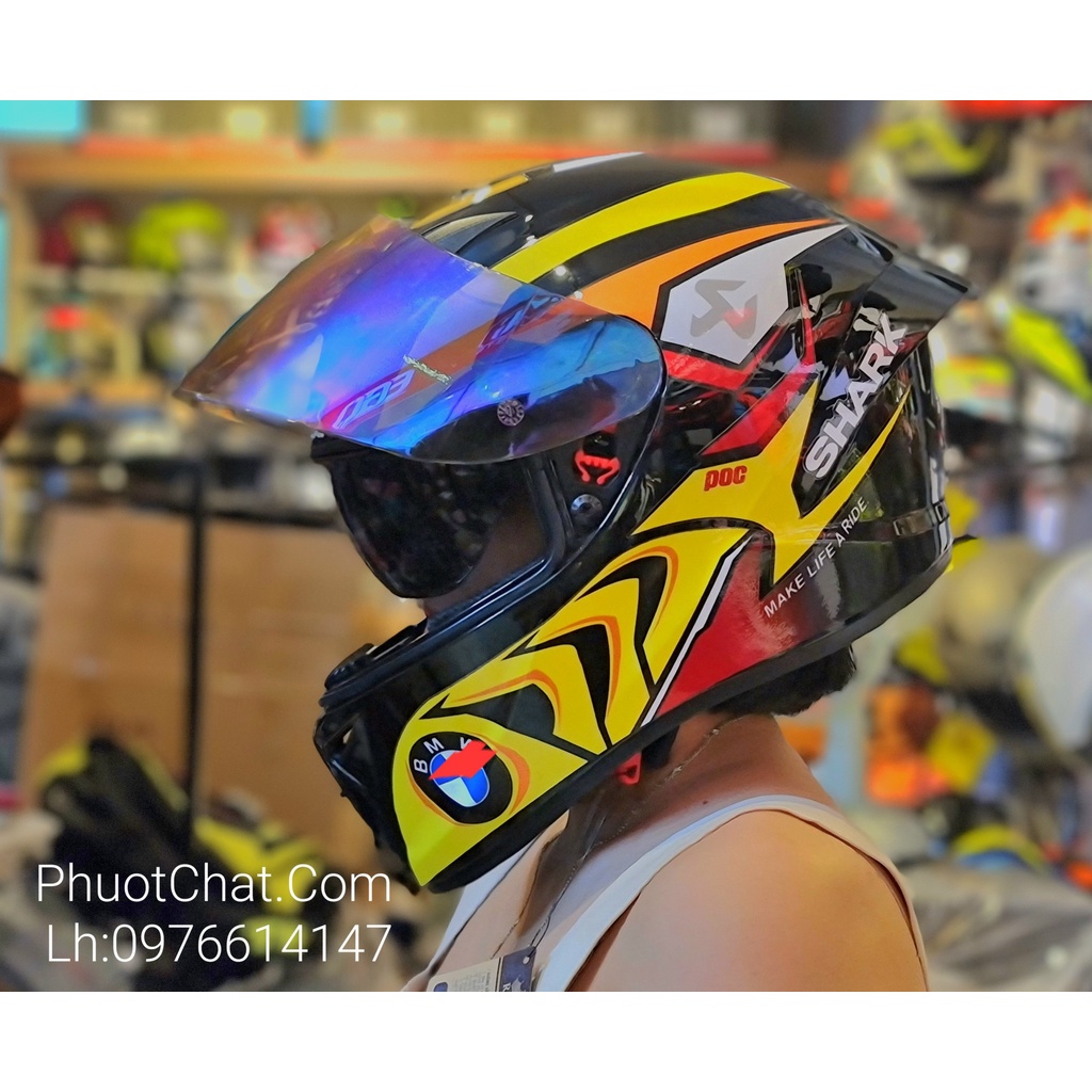 Mũ bảo hiểm Fullface 2 kính M266 đen bóng dán tem Shark vàng