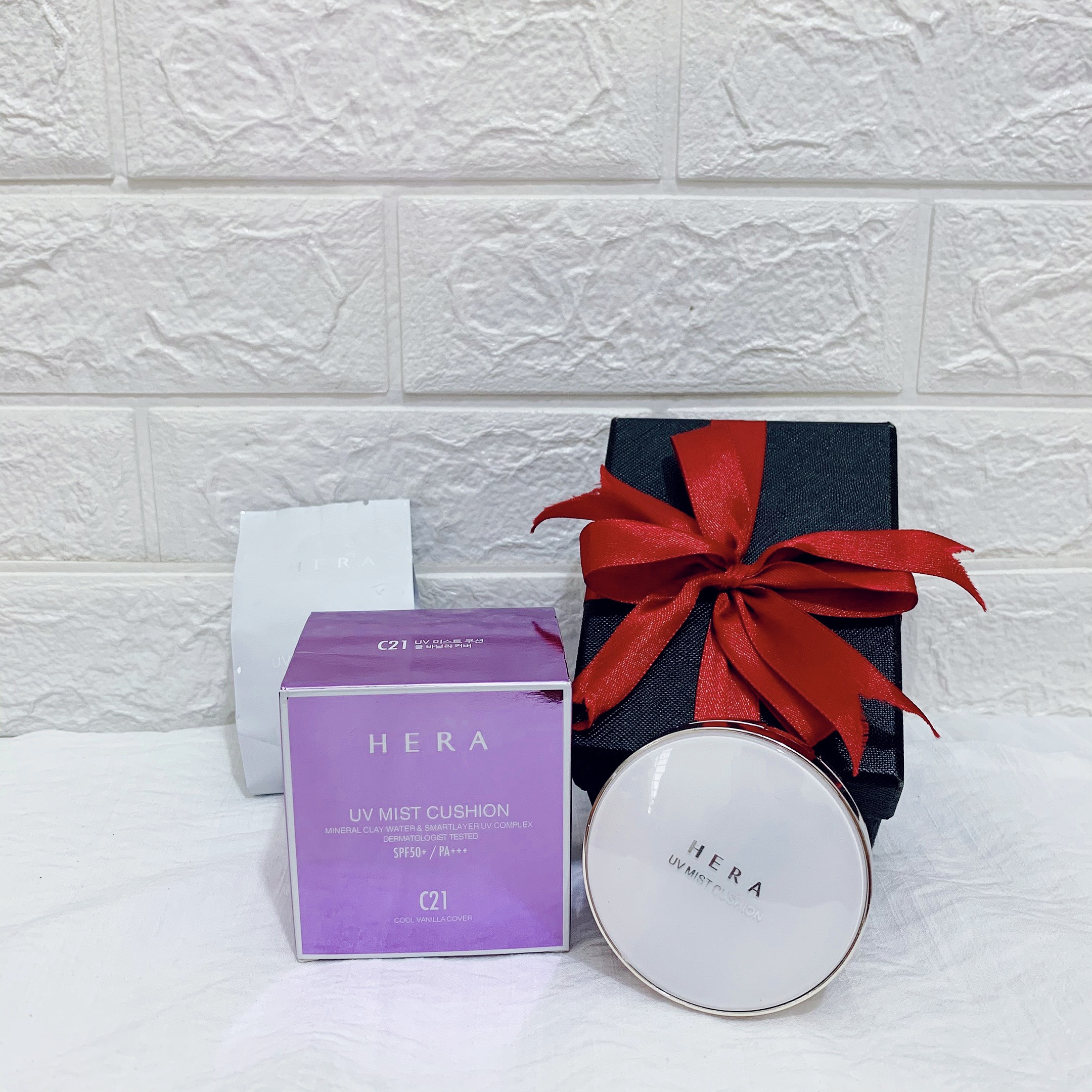 PHẤN NƯỚC HERA TẶNG KÈM LÕI SƠ CUA