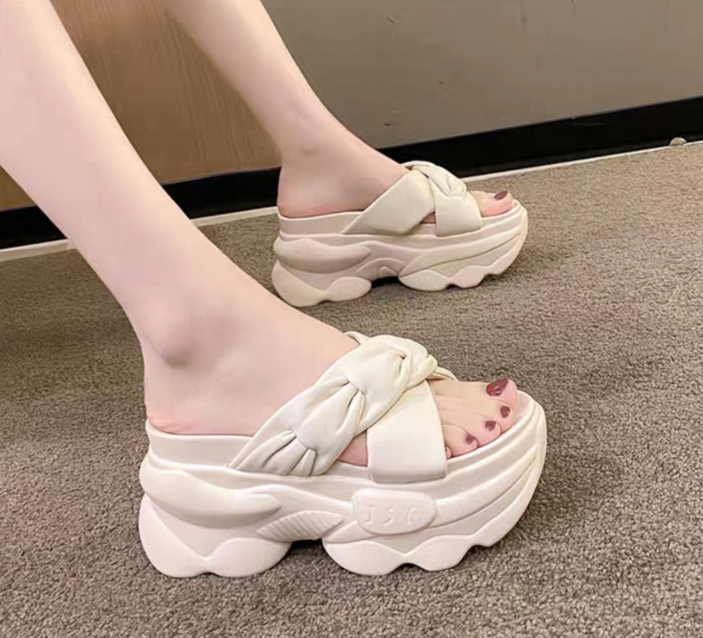 Dép đế bánh mì quai chéo 8p