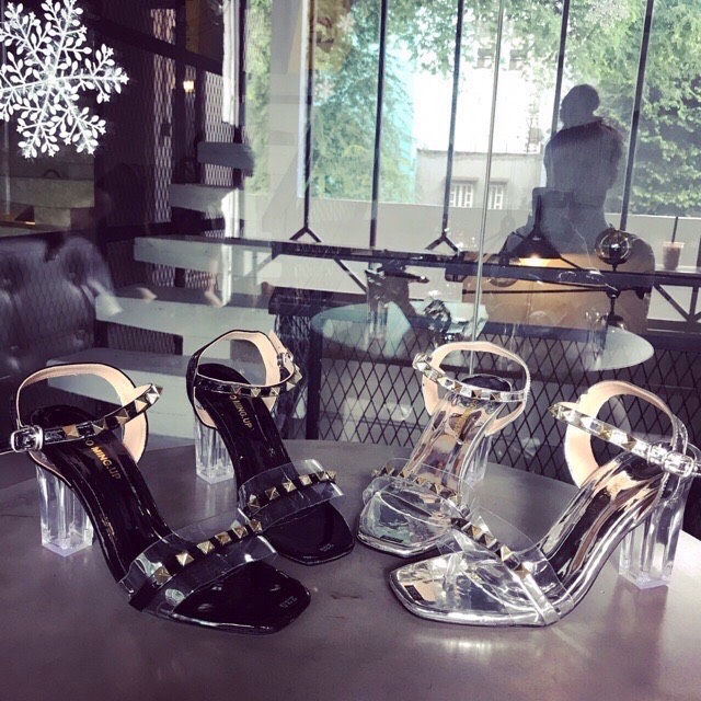 [HÌNH THẬT] S74 Sandal nữ quai trong đính đinh cao cấp