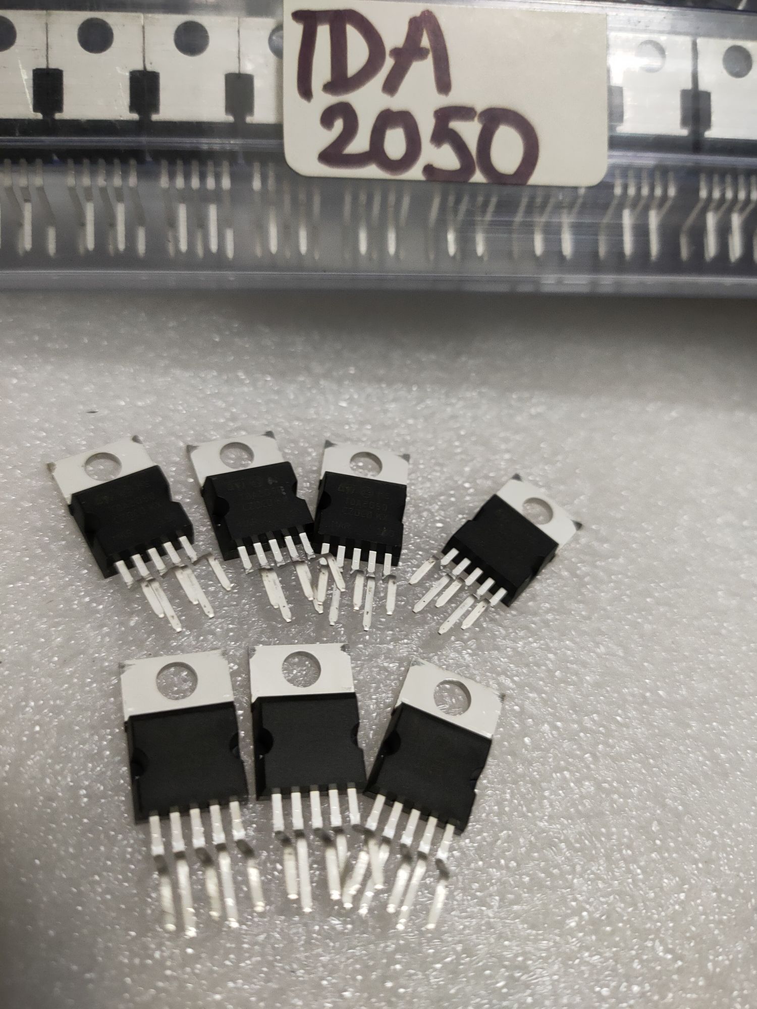 5 Con TDA2050
