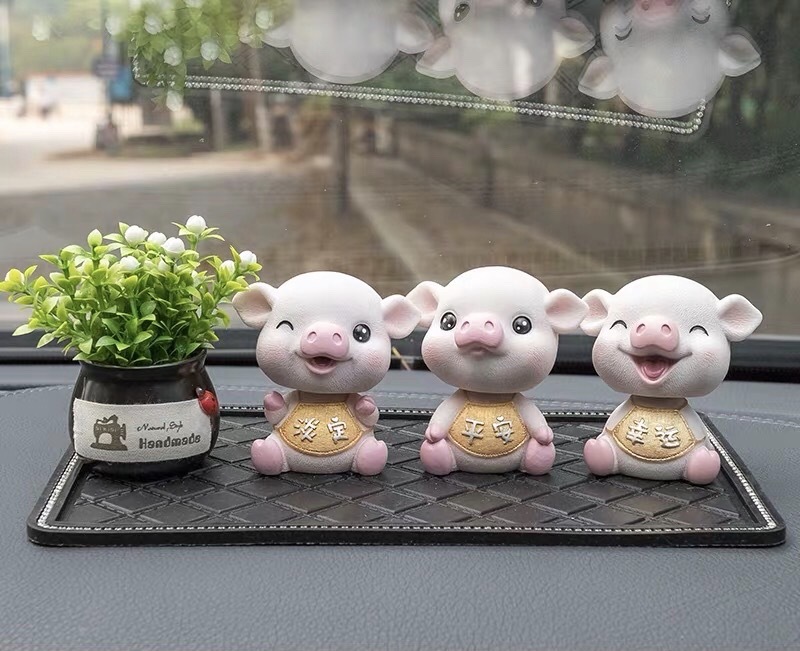 Set heo lúc lắc trang trí taplo xe hơi cao cấp chính hãng