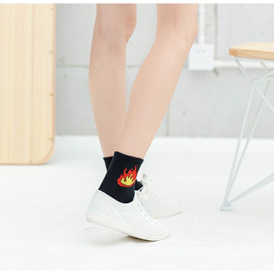 [Hoàn Tiền 15%] Vớ Tất Ngọn Lửa Đen Trắng Nam Nữ Unisex