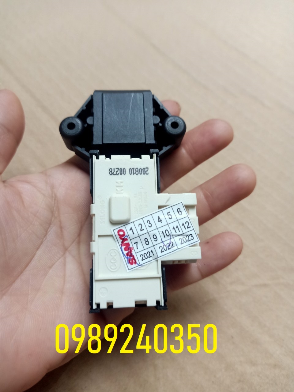 Công tắc khóa cửa máy giặt sanyo awd - q750vt lồng ngang chính hãng