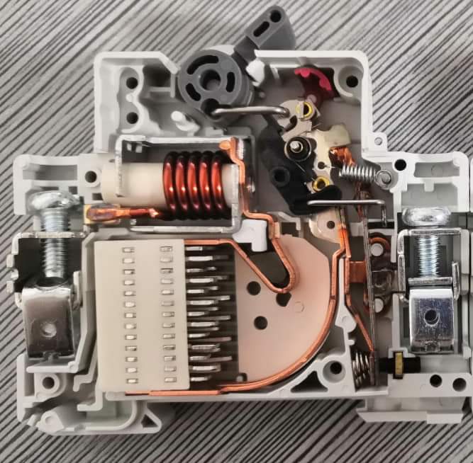APTOMAT CB DC 550V 16A, 25A, 32A, 63A 2P ETEK