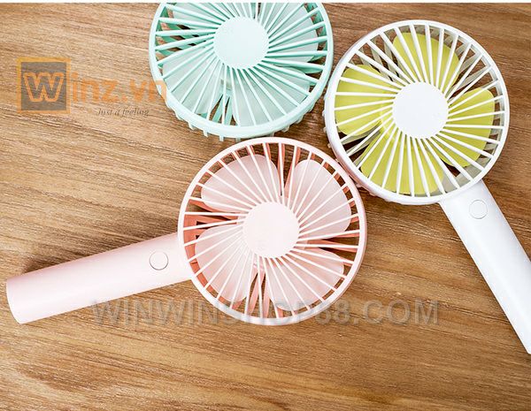 QUẠT MINI 4 CÁNH SS-2 DÙNG PIN SẠC- CÓ ĐẾ