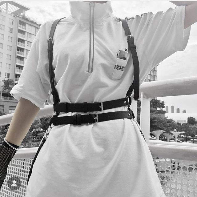 Dây phụ kiện đeo nửa người // Harness.