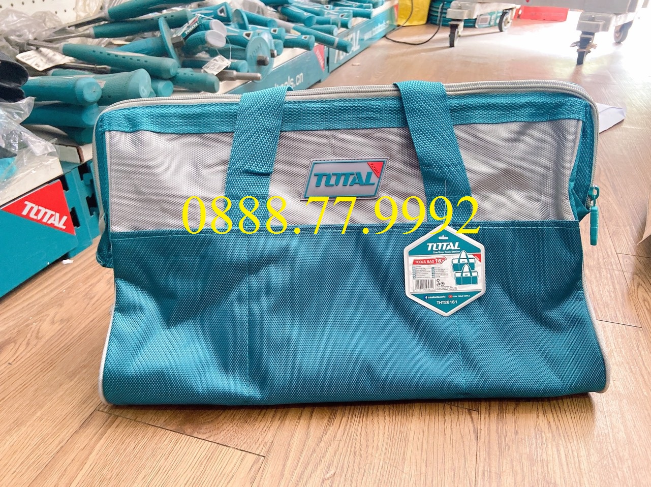 Giỏ đựng công cụ TOTAL THT26161 16 inchĐược làm từ vải dù chống nhăn dễ vệ sinh hạn chế bụi bẩn Gọn nhẹ và dễ dàng mang theo