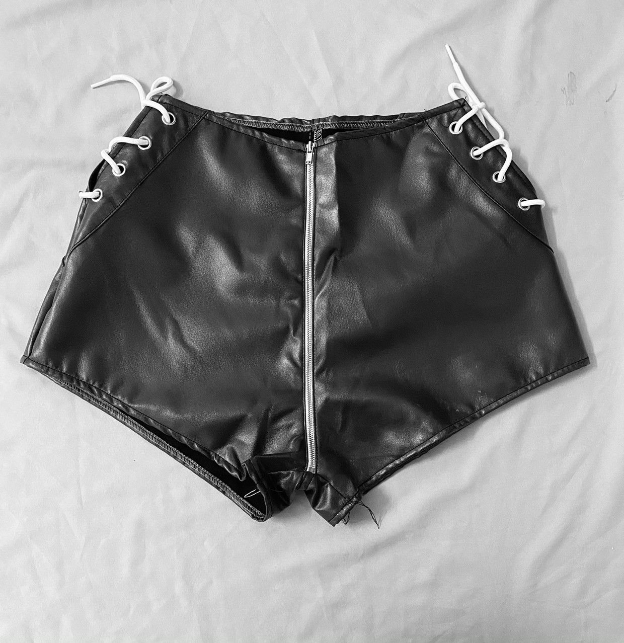 QUẦN SHORT NỮ ĐAN DÂY HÔNG
