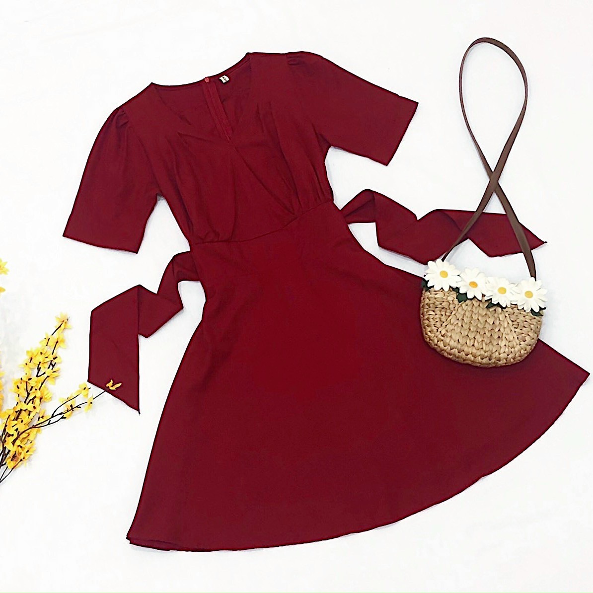 Đầm xoè đỏ cột eo