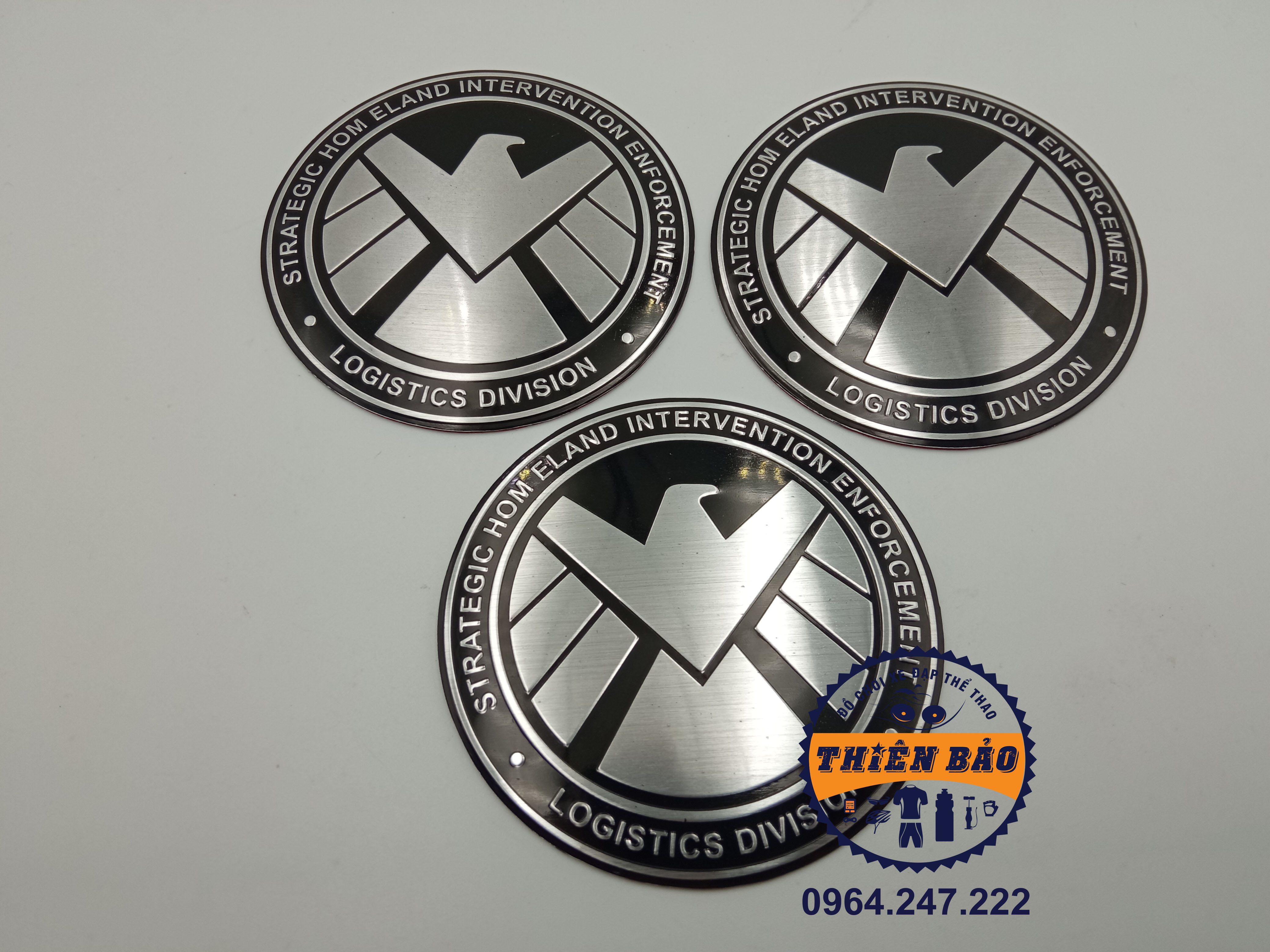 Tem dán xe logo Shield Vector Decal dán xe thân trắng nền đen #9
