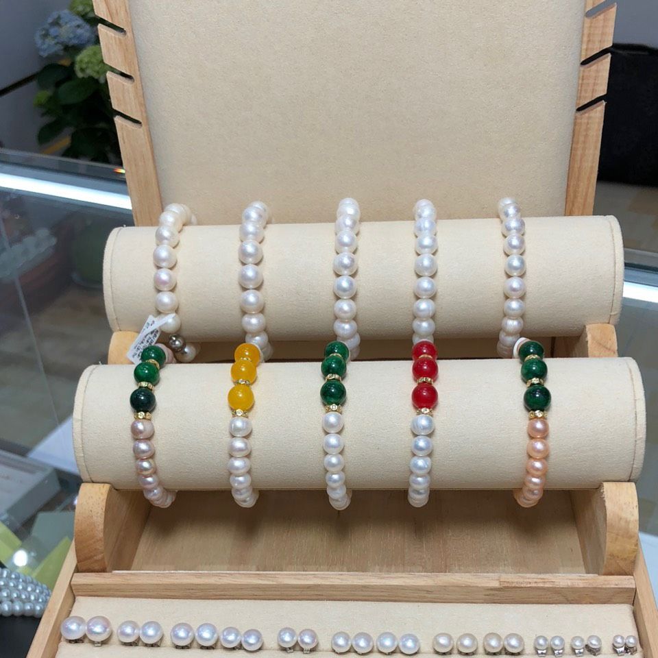 Vòng Tay Ngọc Trai Phối Đá Thạch Anh Đỏ