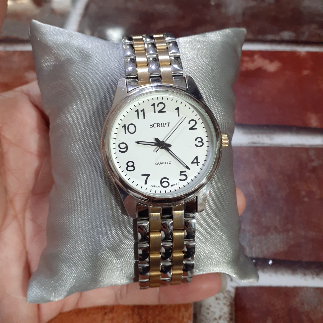 Đồng hồ nam dây thép Script J-axis demi vàng dây tùy chỉnh second hand si Nhật