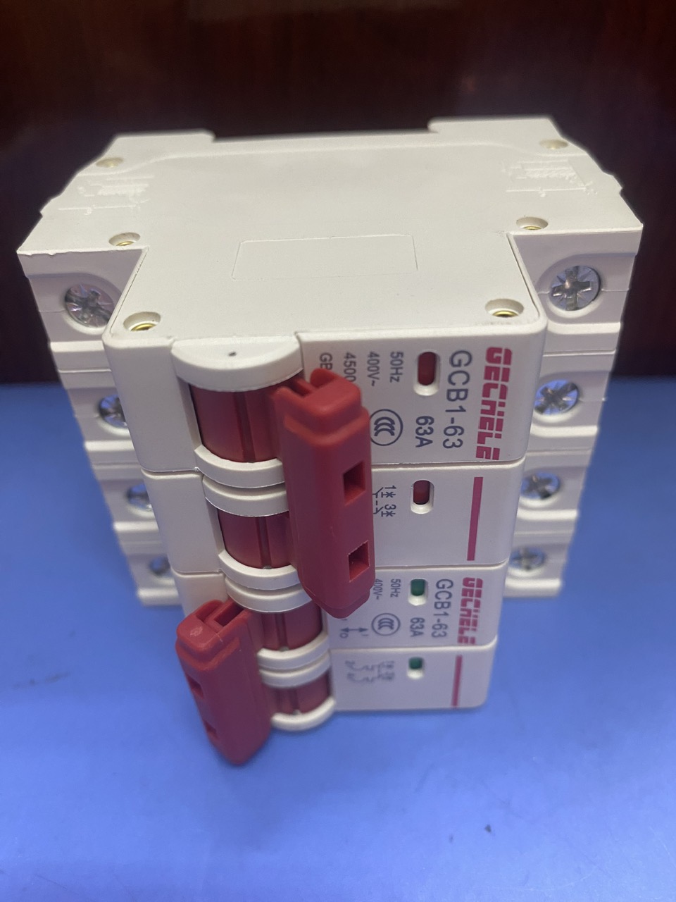 Aptomat Át tô mát đảo chiều 2 Pha 63A, Cầu dao đảo chiều 2P 63A