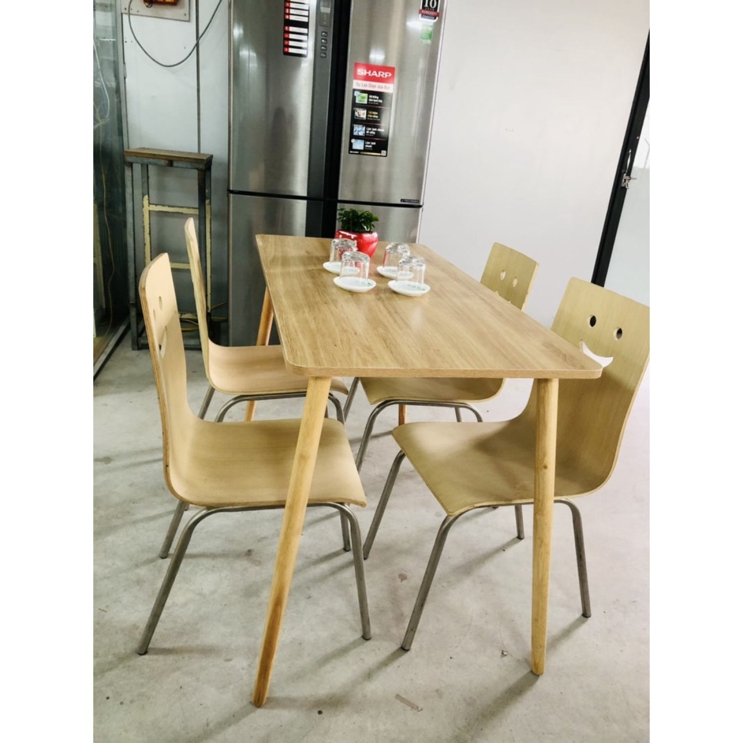 Bàn ăn IGA phong cách bắc âu ( không bao gồm ghế ngồi) GP181