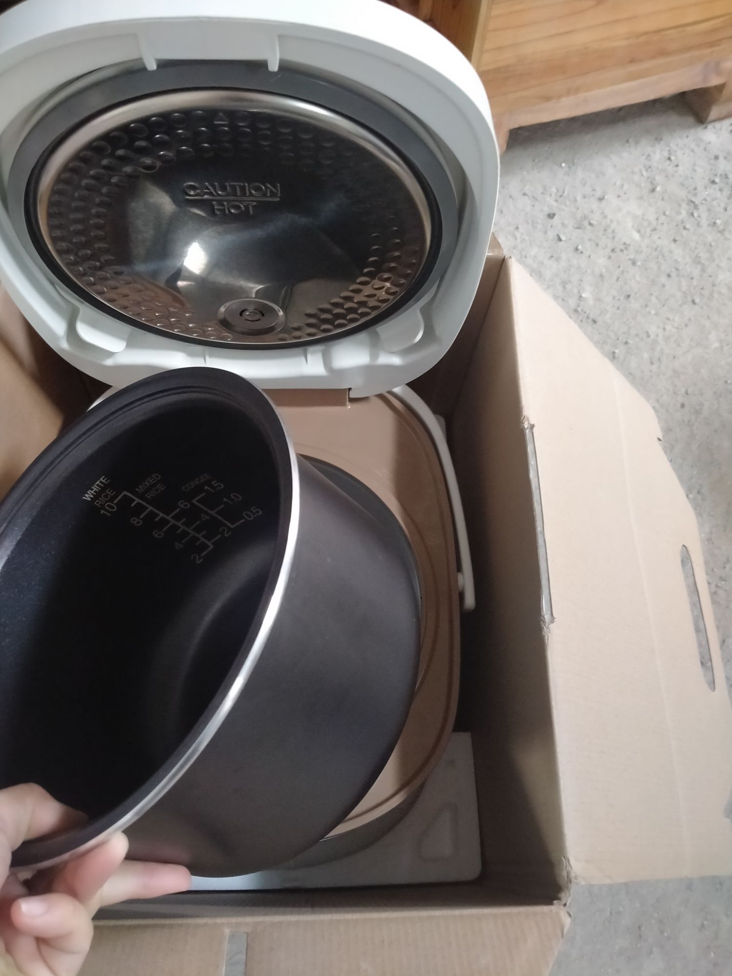 nồi cơm điện tử sharp KS-TH18