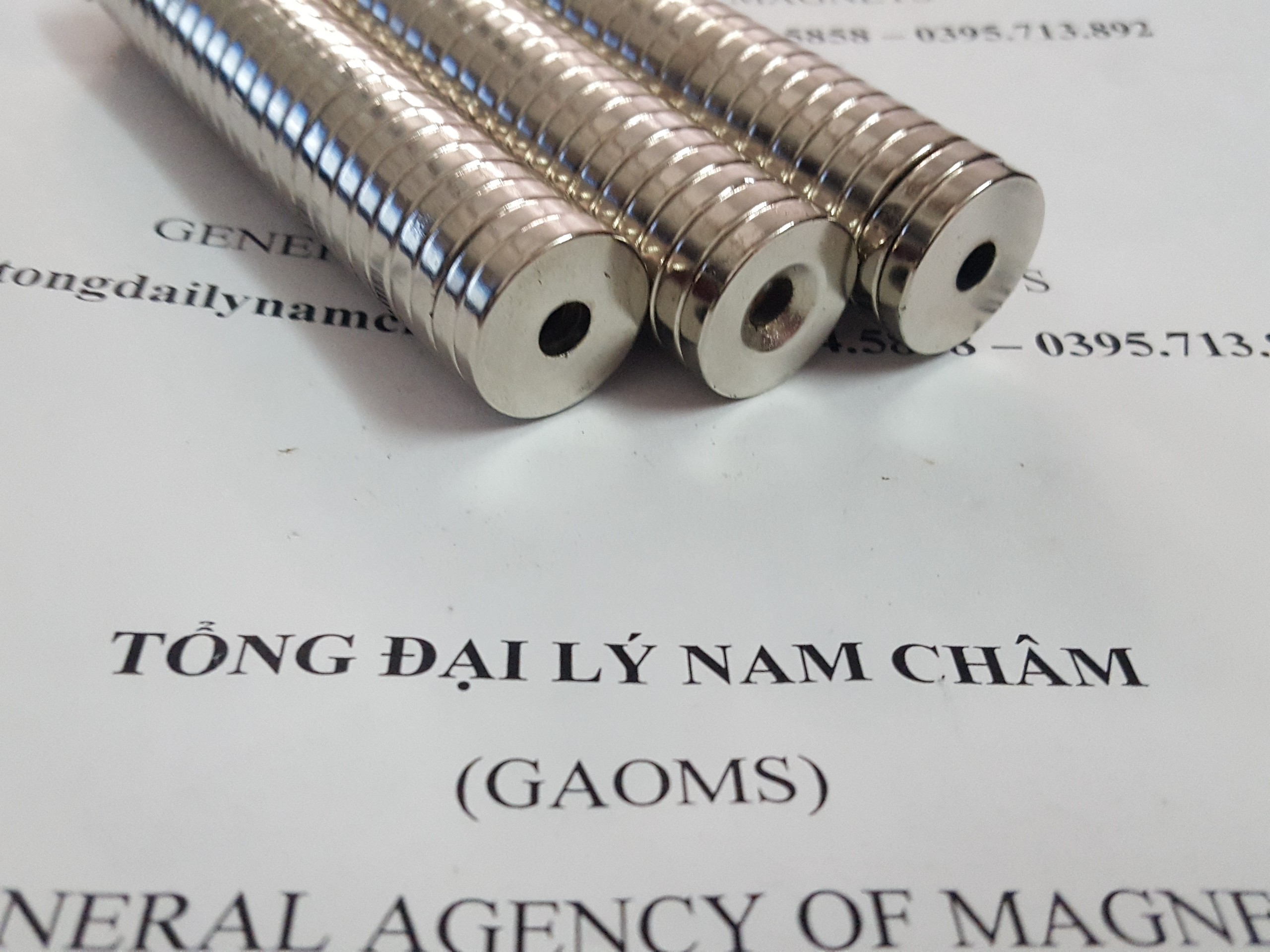 10 viên nam châm 20x4 lỗ vát 5mm