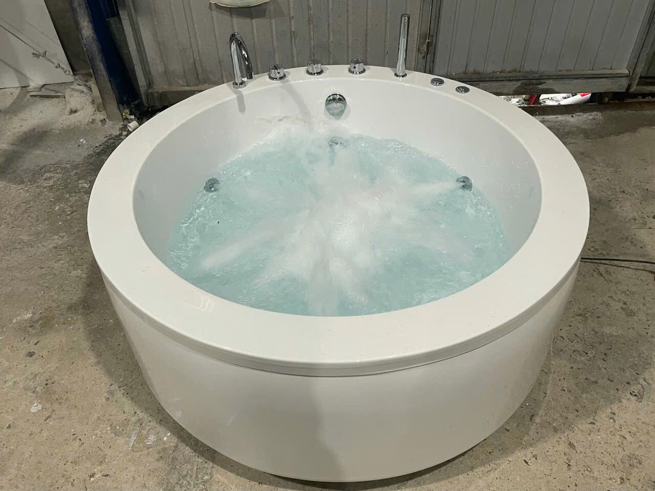 Bồn tắm tròn kt 1.4 x 1,4m