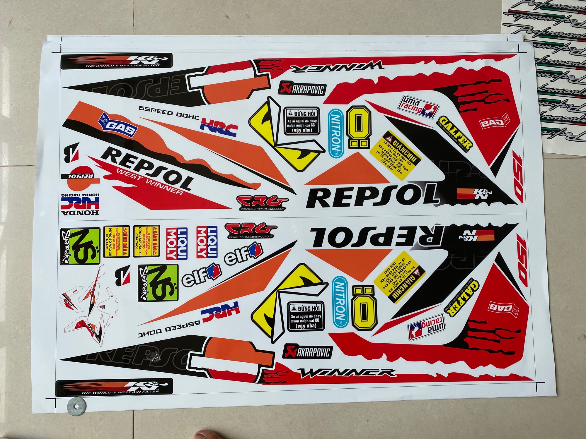 Tem rời winner Repsol dán xe trắng