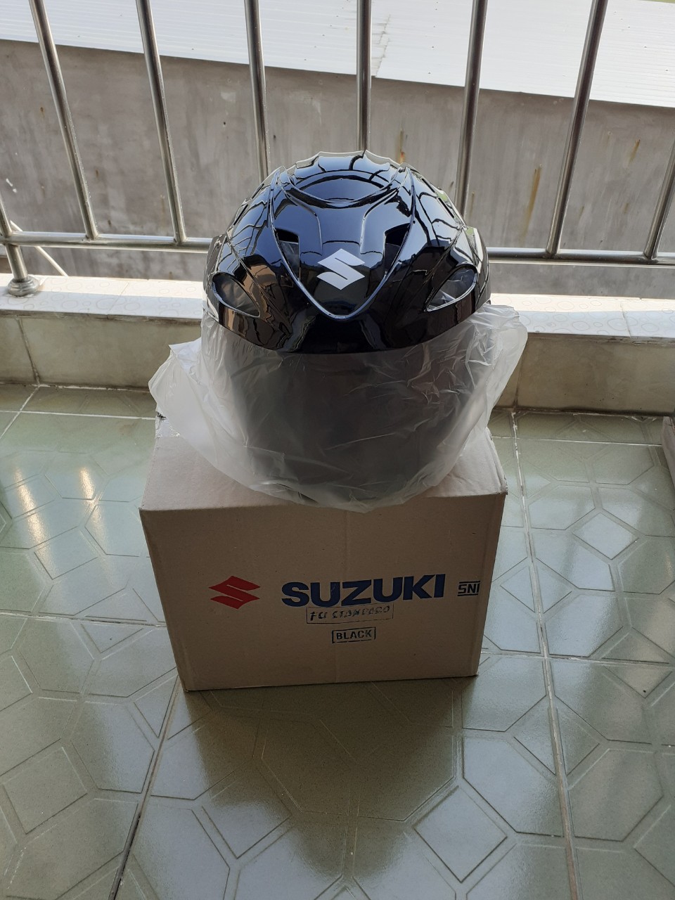 [HCM]mũ bảo hiểm SUZUKI 3/4 Nk theo xe satria từ Indonesia