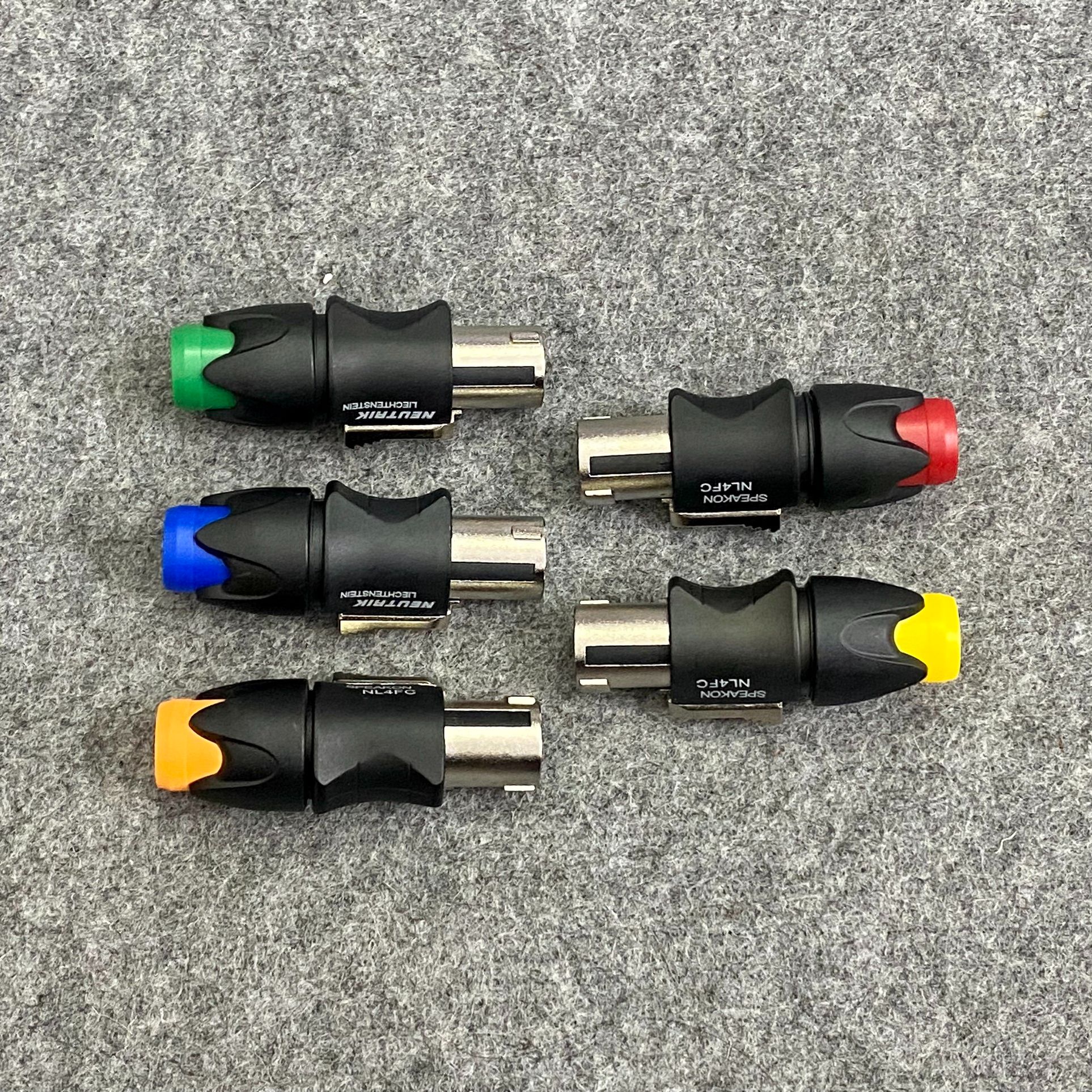 Jack Cắm Loa Speakon Newtrik