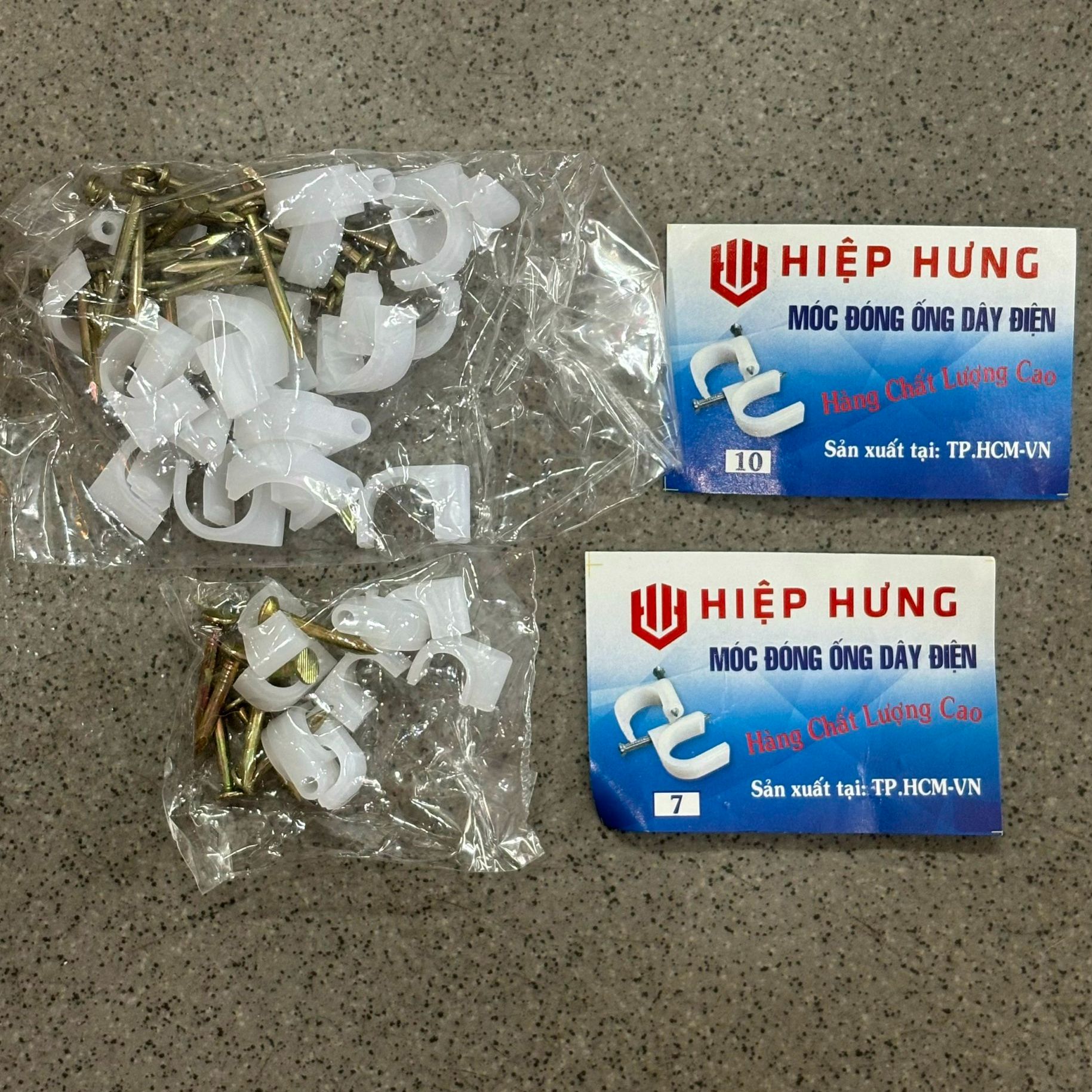 Đinh móc đóng dây điện - móc nhựa đóng đinh nhiều size: 7mm, 10mm