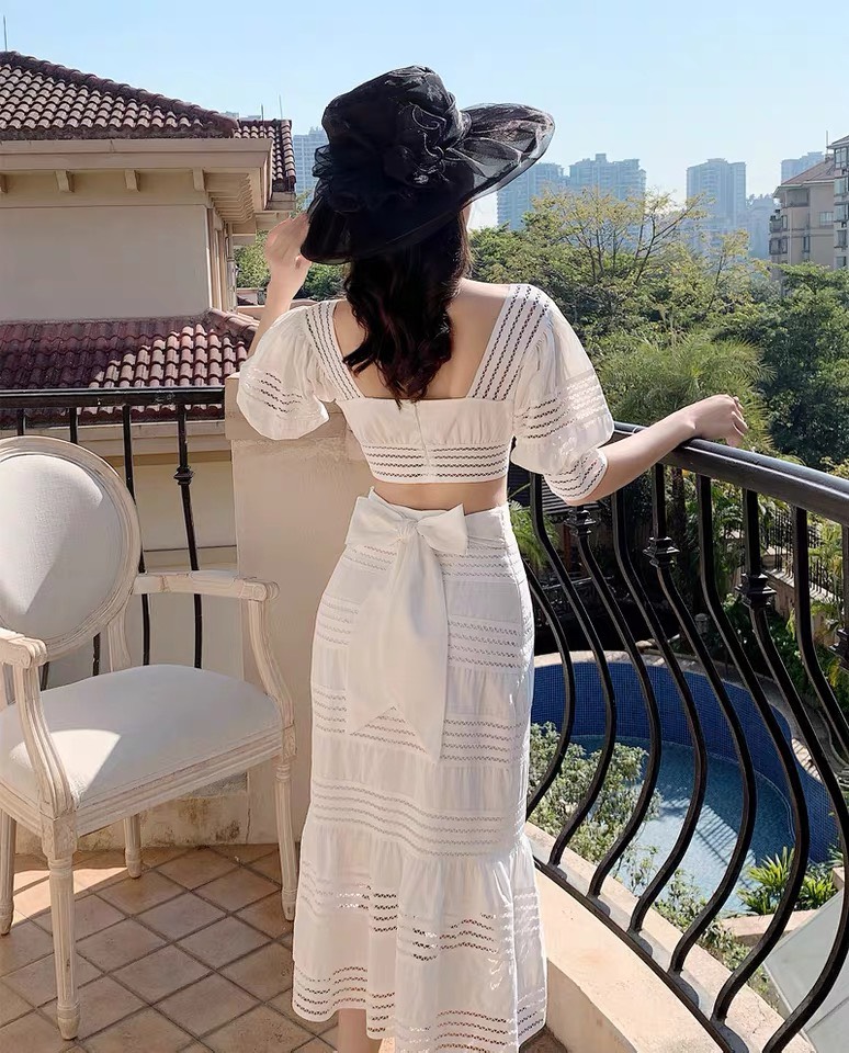 Sét áo croptop phối chân váy đuôi cá trắng