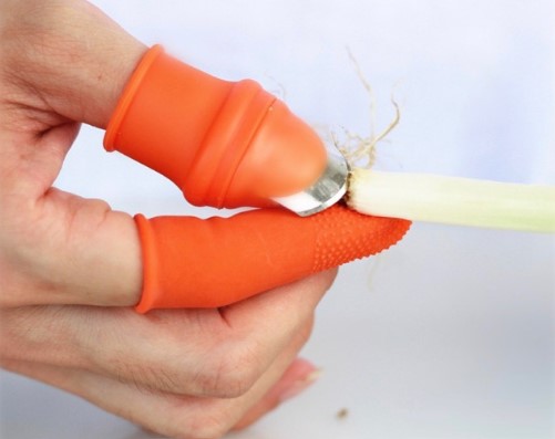 Dụng cụ bóc tỏi, hái rau, nạo gừng ( 1 ngón có đầu dao + 4 ngón găng )