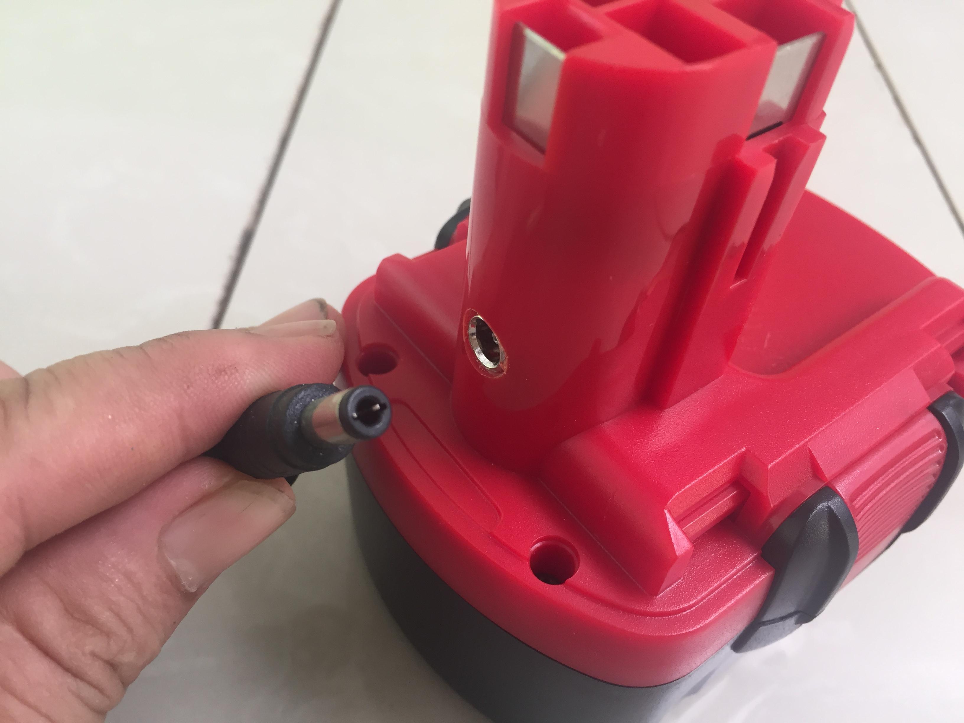 Pin Bosch 12V 2.5A Được Làm Từ Pin Samsung Mới