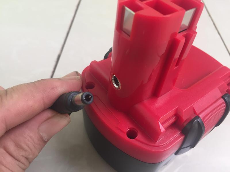 Pin Bosch 12V 2.2A Được Làm Từ Pin TianlVN Mới
