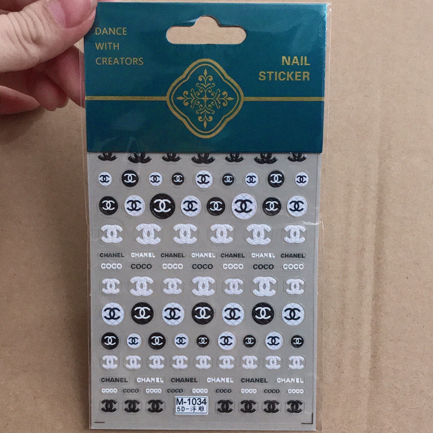Sticker dán móng 5d ,mẫu thương hiệu mã m - 1034