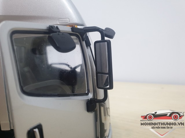 Xe tải mô hình JMC, tỉ lệ 1:18, màu bạc