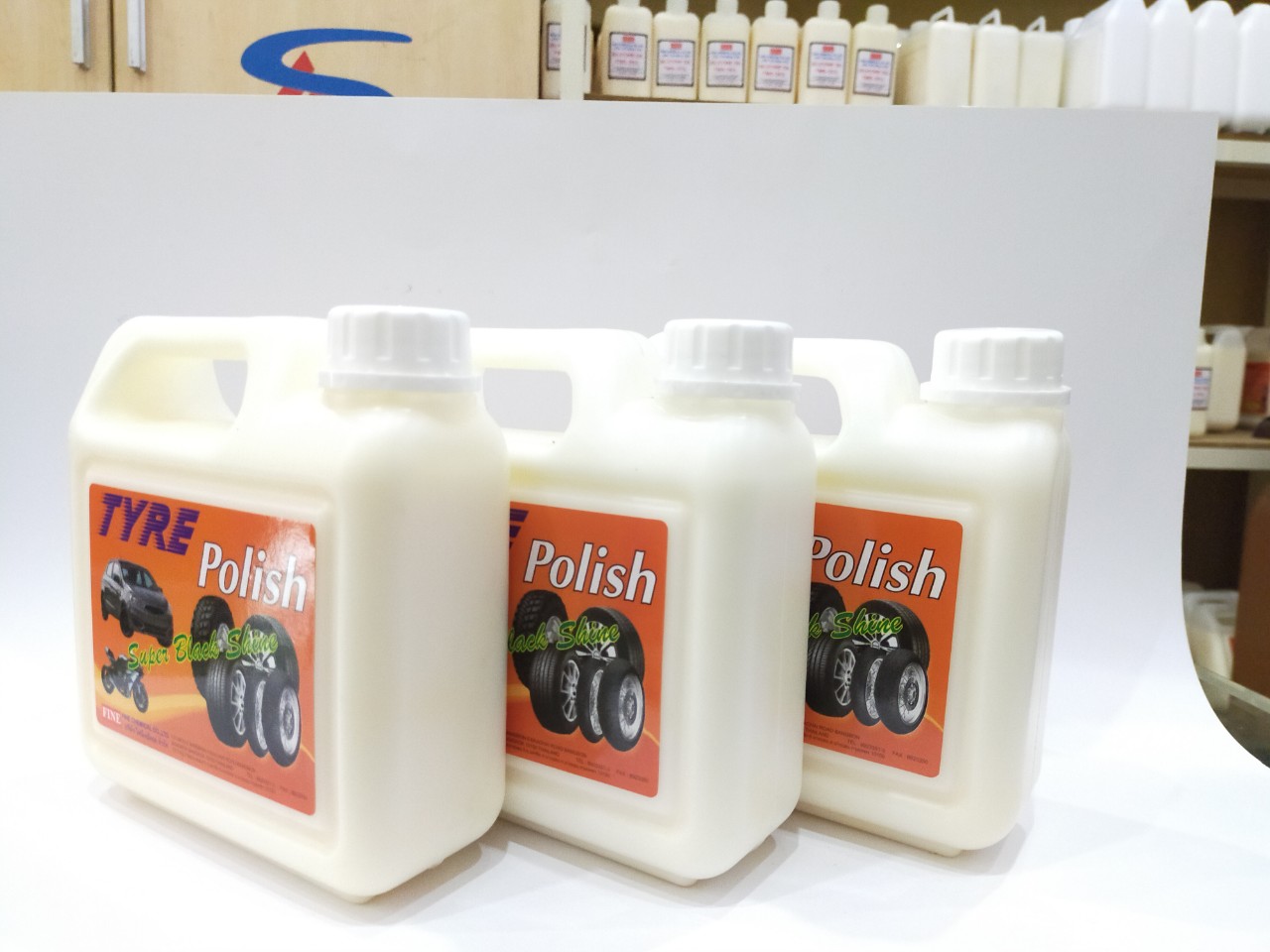 [HCM]DẦU BÓNG LỐP XE 1.2L