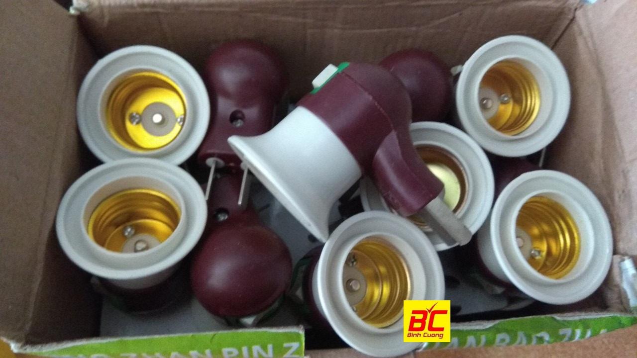Combo 2c Đuôi bóng đèn có công tắc E27
