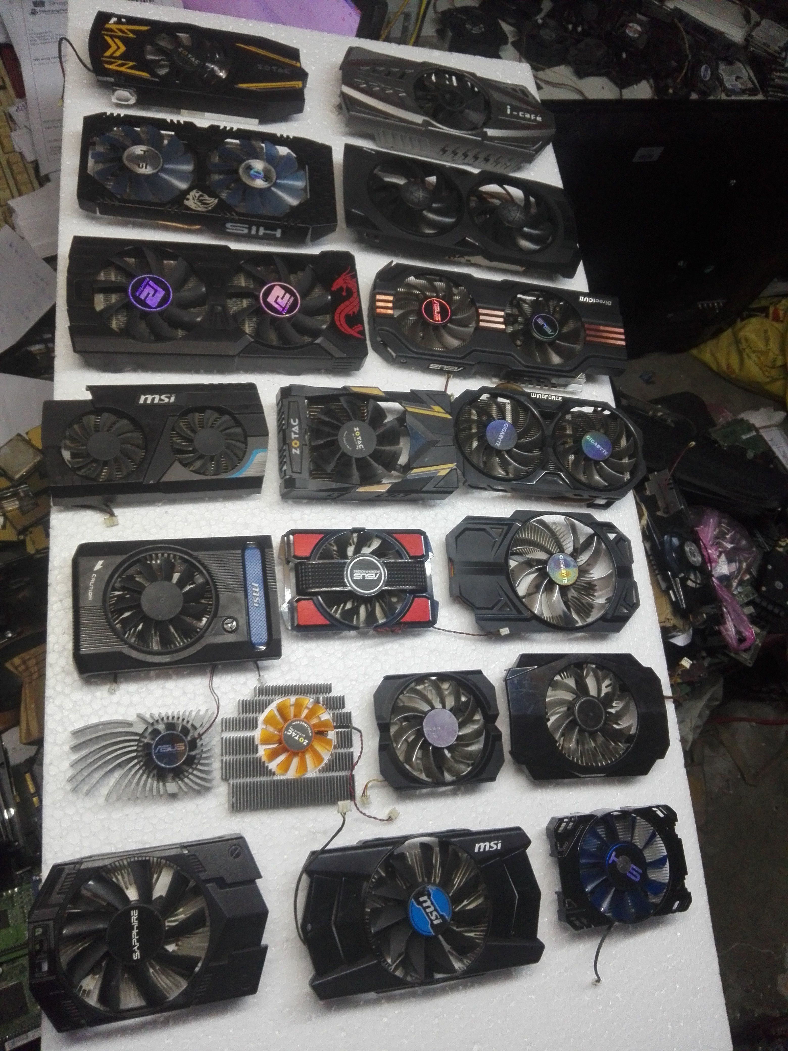Quạt Fan tản nhiệt Card VGA các loại Giga Asus MSI Nvidia AMD Ati