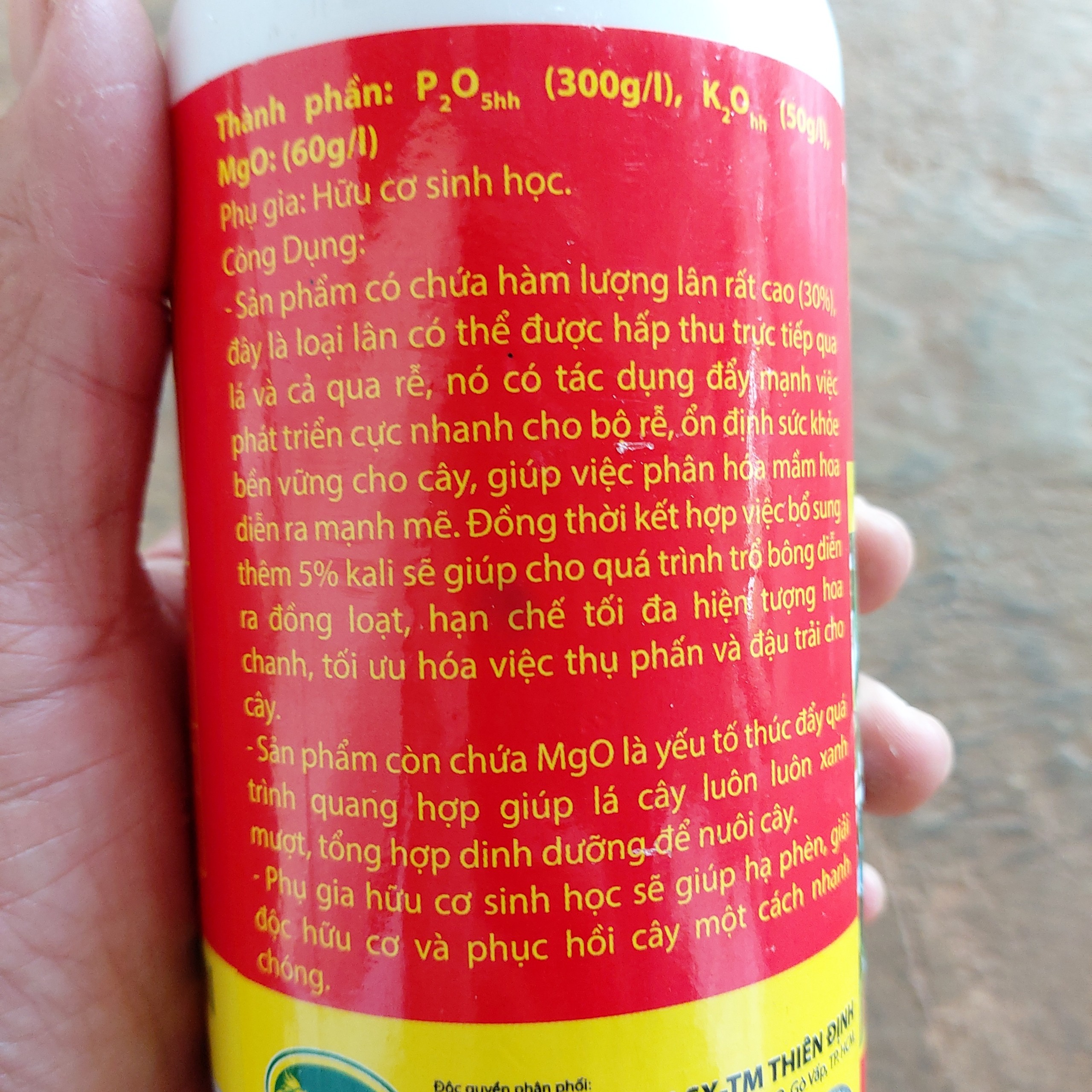 Phân bón siêu ra rễ và phục hồi cây (Siêu Lân Đỏ Chai 500ml)