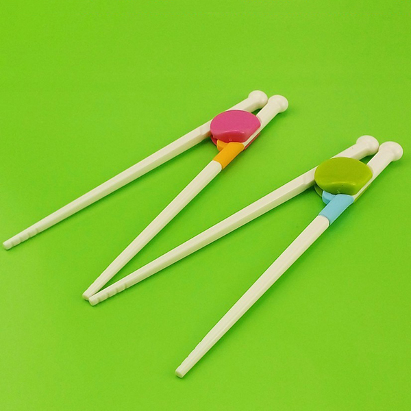 Set 2 đôi đũa tập ăn xuất Nhật cho bé