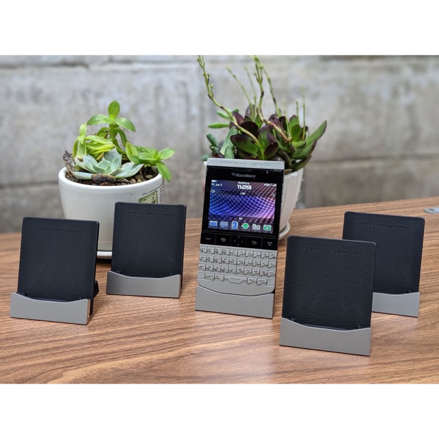 [LaoHac Store] Dock sạc BlackBerry Porsche Design 9981