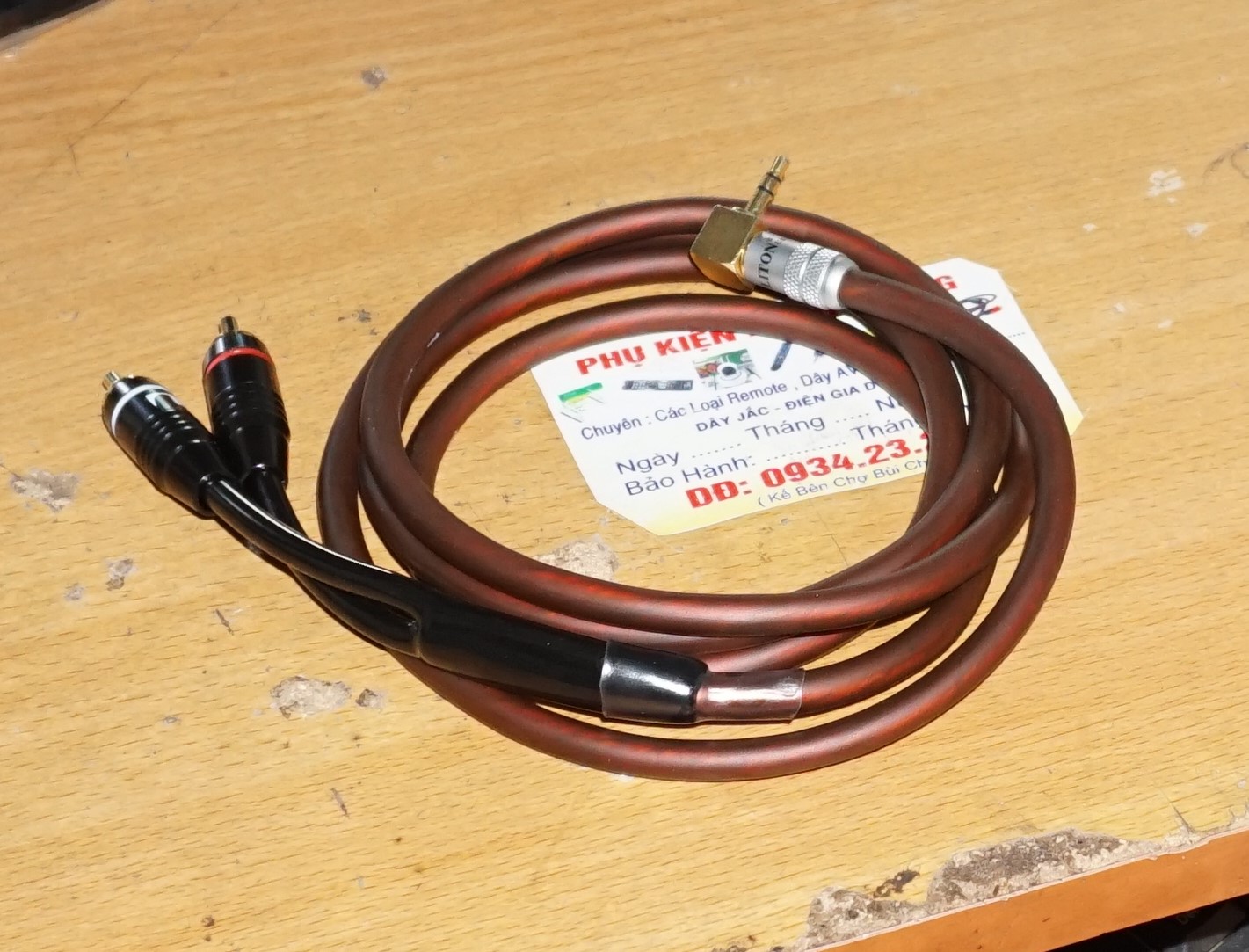 Dây 3.5 ra 2 hoa sen LiTon dài 1.5m ( điện thoại , máy tính ... cắm xuống âm ly )