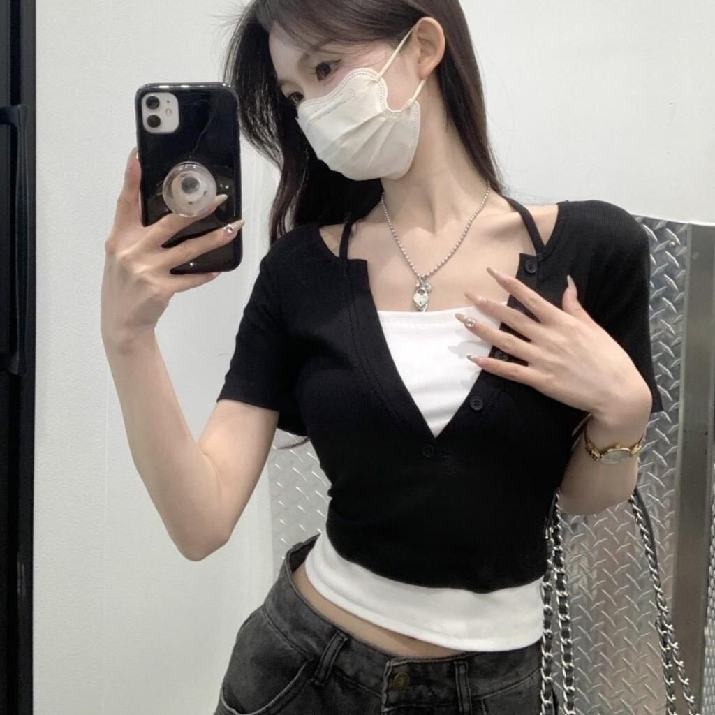 Áo croptop gân tay ngắn giả yếm