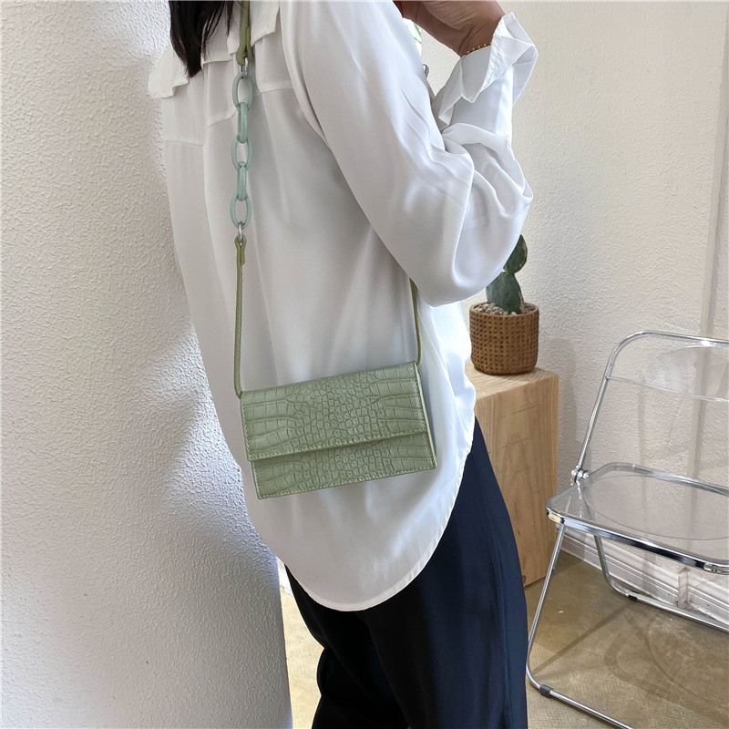 Túi da nữ mini vân cá sấu form chữ nhật - A240