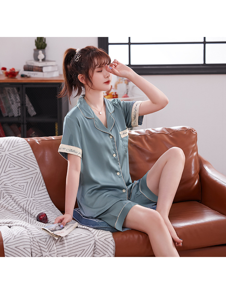 [Bộ Ngủ Lụa Đùi Viền Chữ]-Thiết Kế Sang Trong-Size M,L.