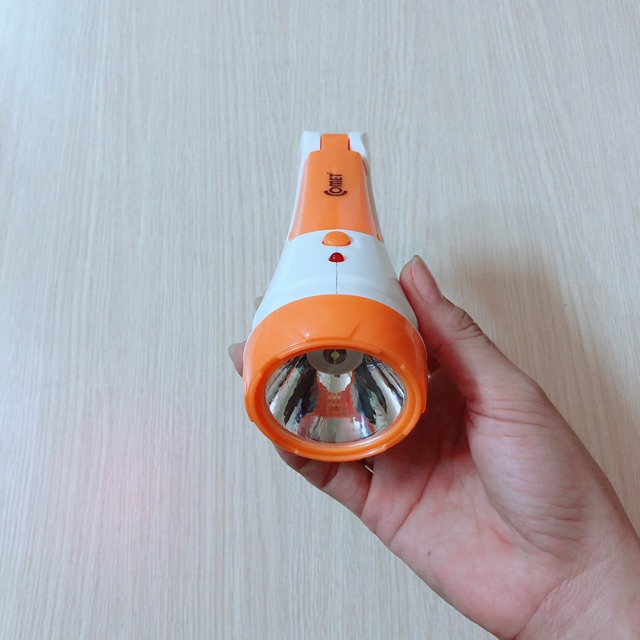 [HCM]Đèn pin sạc LED Comet CRT253